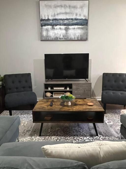 Townhouse In Uptown King Bed-Wi-Fi-Free Parking-Pool Διαμέρισμα Σάρλοτ Εξωτερικό φωτογραφία