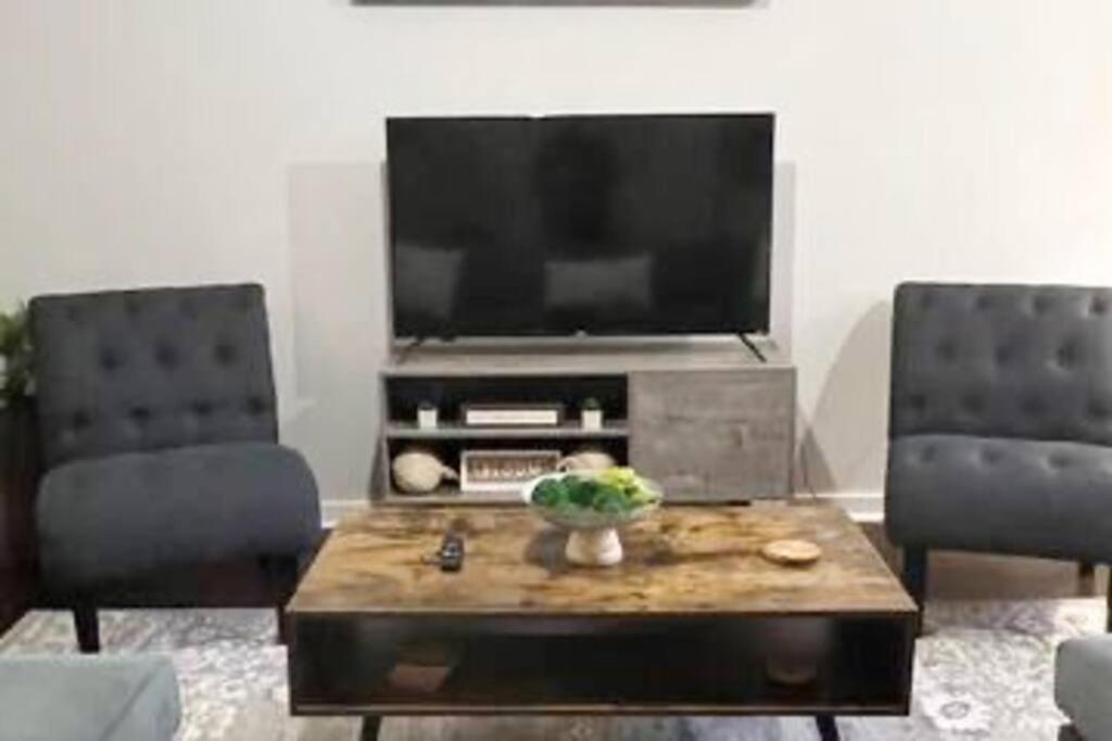 Townhouse In Uptown King Bed-Wi-Fi-Free Parking-Pool Διαμέρισμα Σάρλοτ Εξωτερικό φωτογραφία
