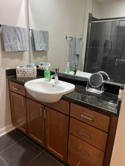 Townhouse In Uptown King Bed-Wi-Fi-Free Parking-Pool Διαμέρισμα Σάρλοτ Εξωτερικό φωτογραφία