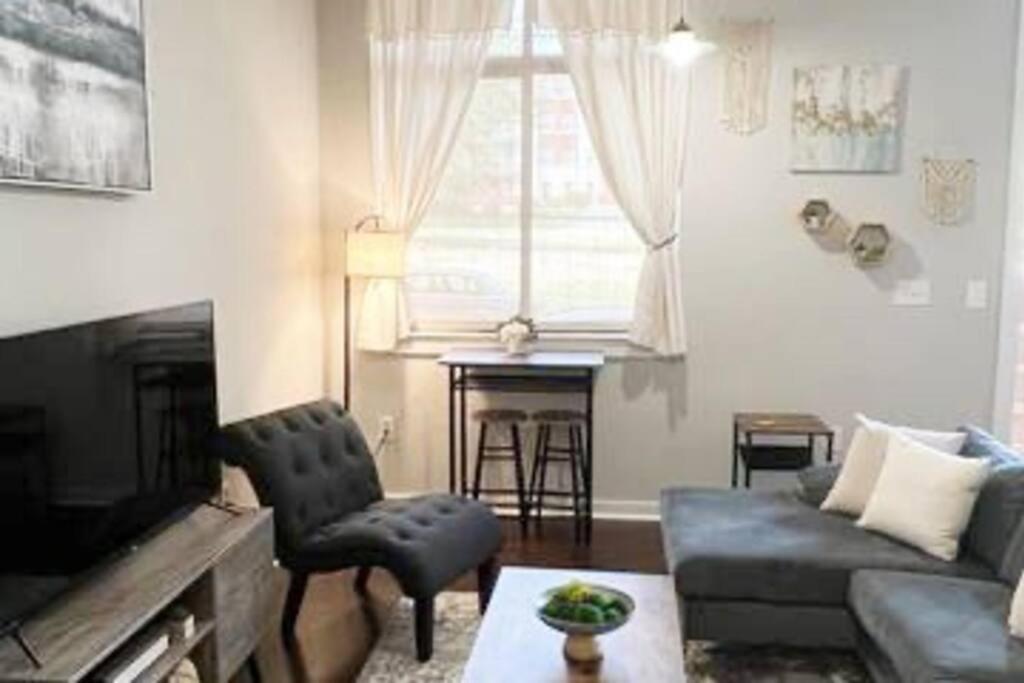 Townhouse In Uptown King Bed-Wi-Fi-Free Parking-Pool Διαμέρισμα Σάρλοτ Εξωτερικό φωτογραφία
