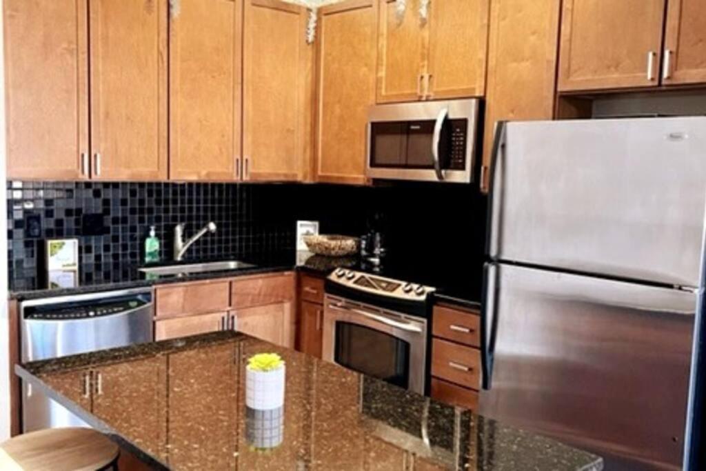 Townhouse In Uptown King Bed-Wi-Fi-Free Parking-Pool Διαμέρισμα Σάρλοτ Εξωτερικό φωτογραφία