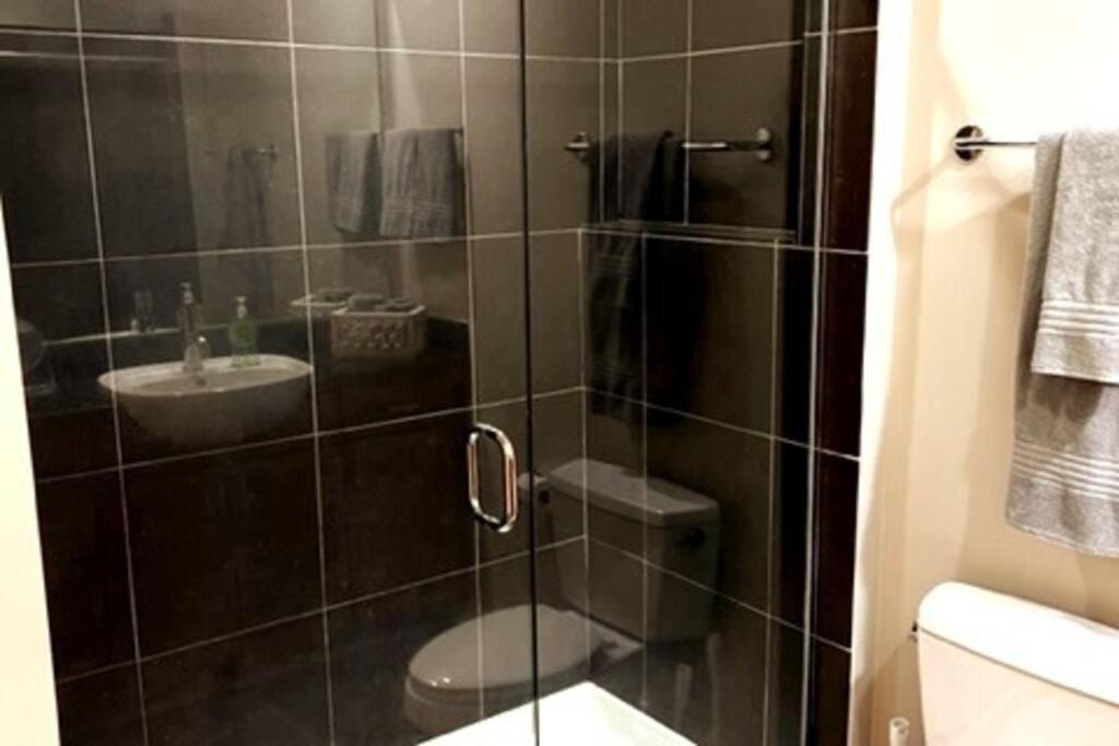 Townhouse In Uptown King Bed-Wi-Fi-Free Parking-Pool Διαμέρισμα Σάρλοτ Εξωτερικό φωτογραφία